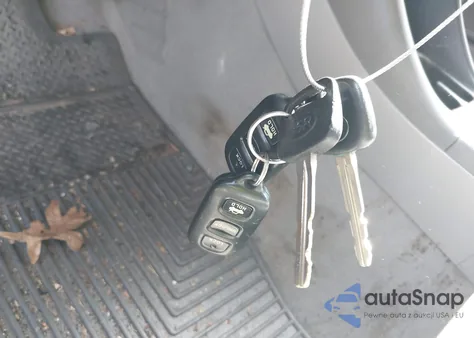 2004 Toyota Camry Le из США, поврежденный, VIN 4T1BE32KX4U850156